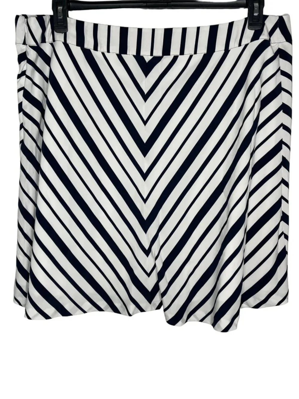 Lane Bryant Plus 22 Chevron Stripe Flare Skirt Navy White Side Zip - Picture 2 of 10